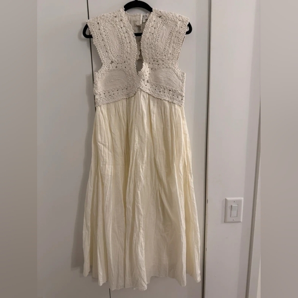 Dresses & Skirts - Women’s Cream Crochet Bodice Maxi Dress
